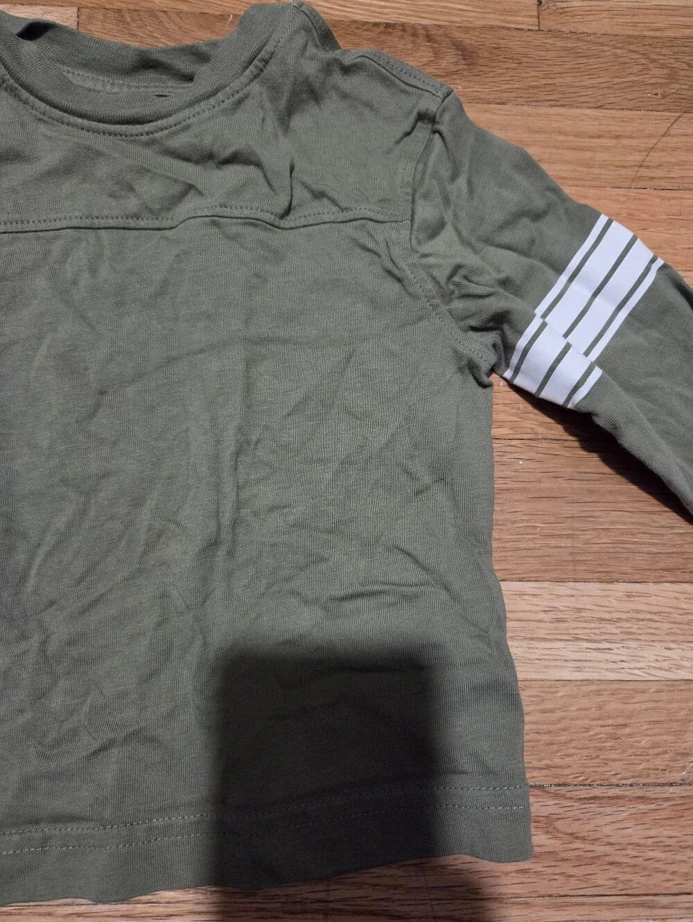 Old. Avy Kids Olive Green Long-Sleeve Tee with White Sleeve Stripes / 2t